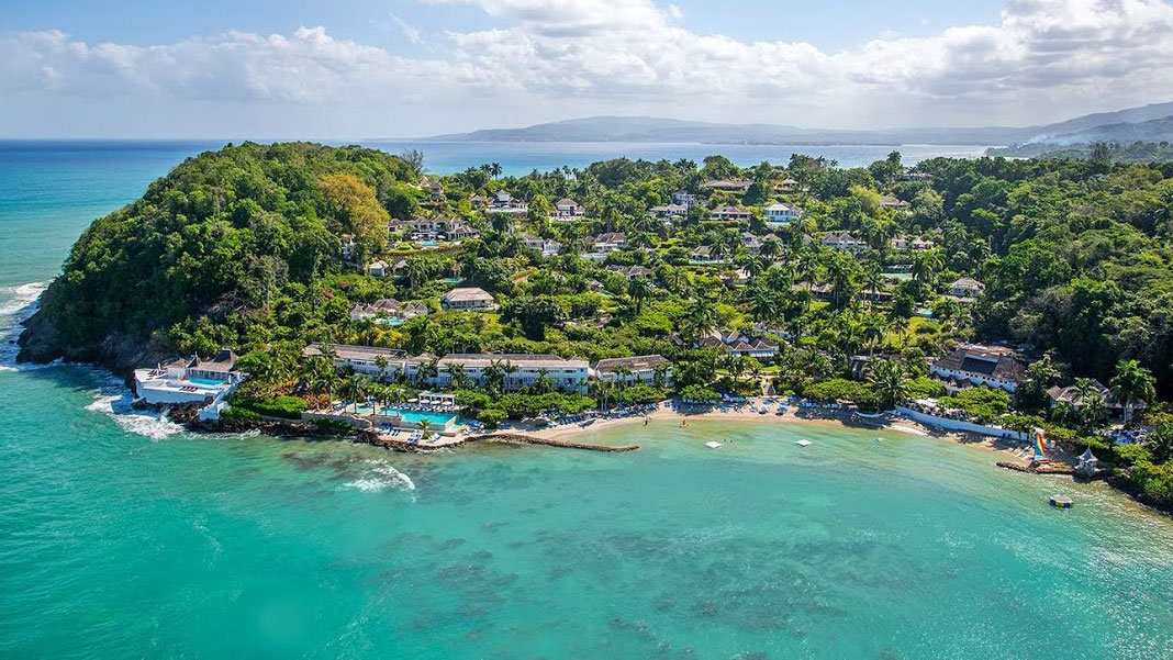 Doctor's Cave Beach Montego Bay Jamaica with turquoise water and white sand